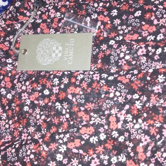 Vince Camuto Top - Picture 2 of 3